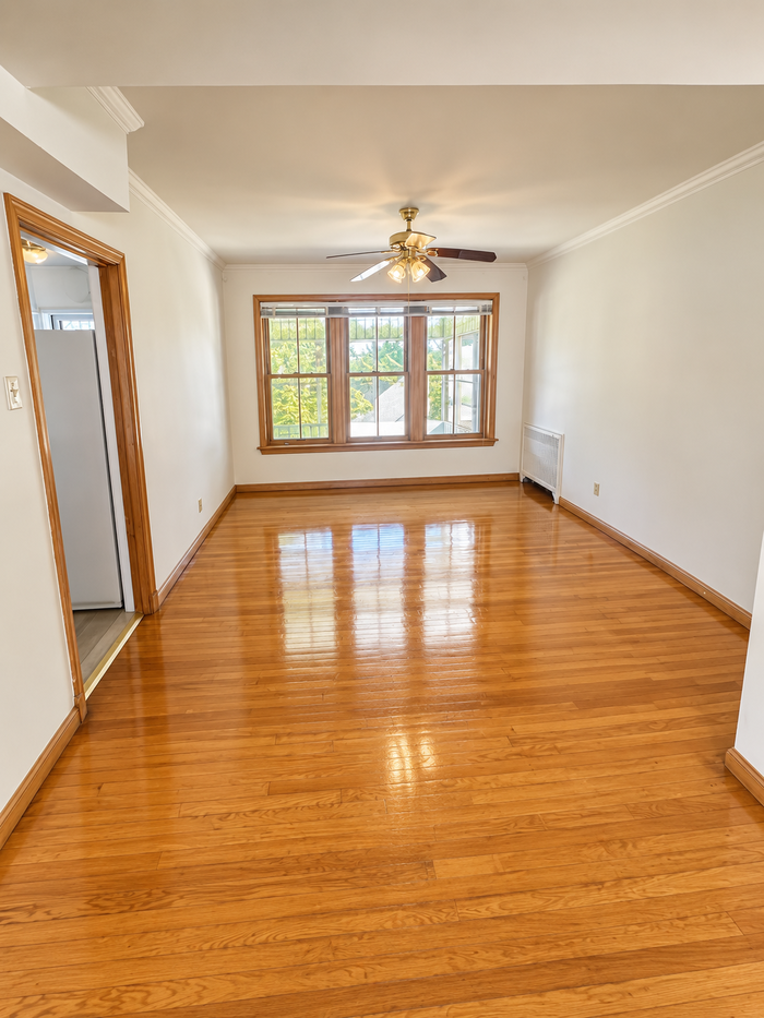 8241 Delmar Blvd #1E - Photo 3 of 10