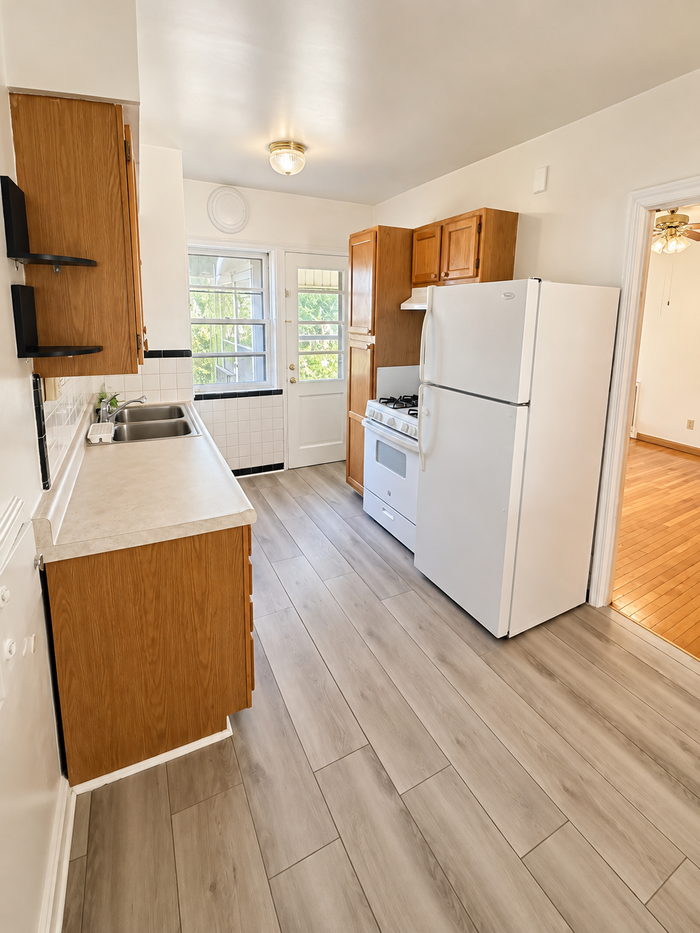 8241 Delmar Blvd #1E - Photo 4 of 10