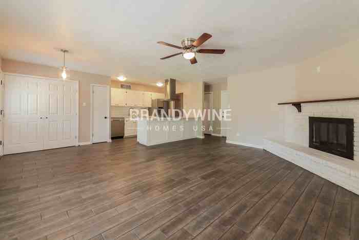 4225 Mary Jane Ln - Photo 7 of 23