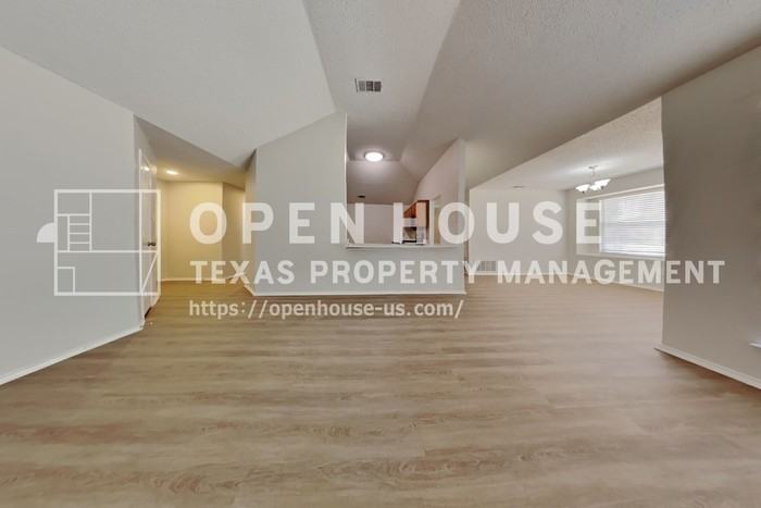2822 White Oak Dr - Photo 5 of 20