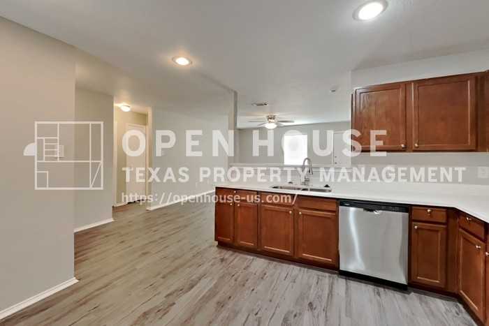 1269 Wysteria Ln - Photo 7 of 21