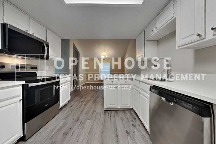 6011 Parkmeadow Dr - Photo 7 of 23