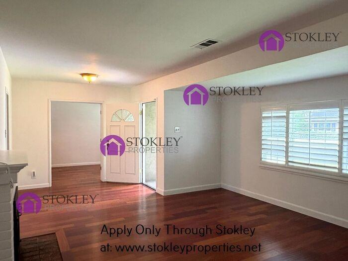 158 Cameo Dr - Photo 3 of 16