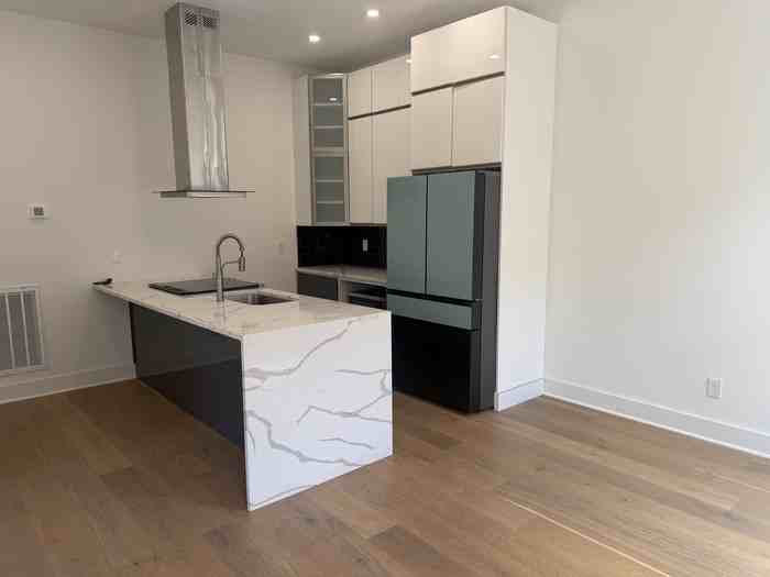 1217 Ireland St #A - Photo 3 of 19