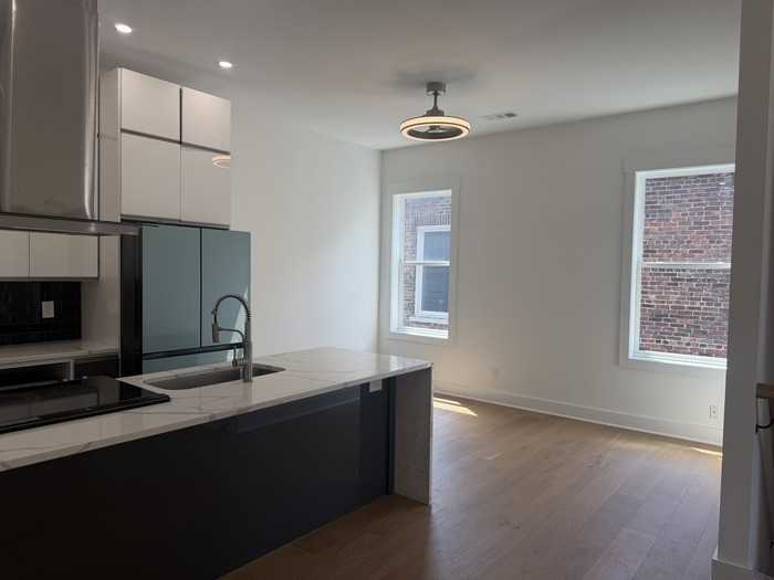 1217 Ireland St #A - Photo 5 of 19