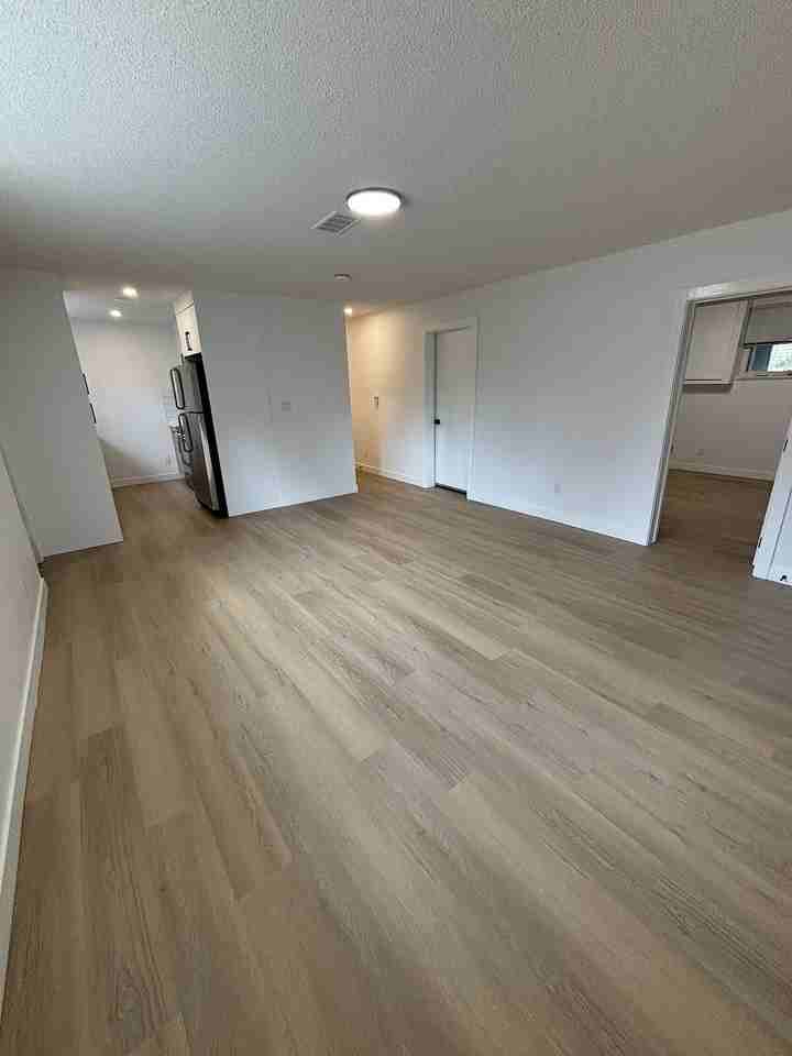 1448 Remington Rd Ne - Photo 4 of 13