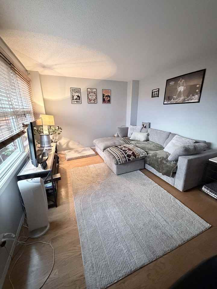 3620 - 3620 51 St Sw - Photo 2 of 6