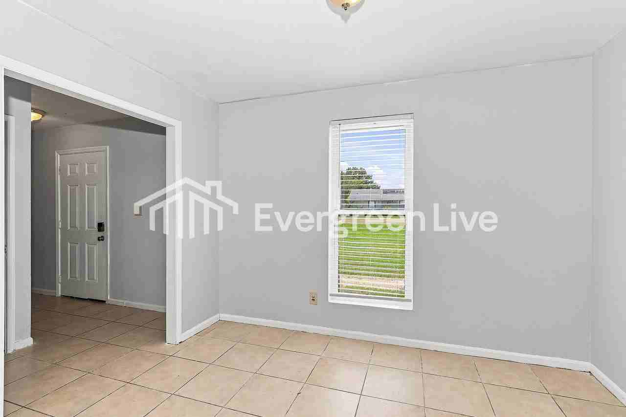 2359 Travis Pines Dr - Photo 7 of 15