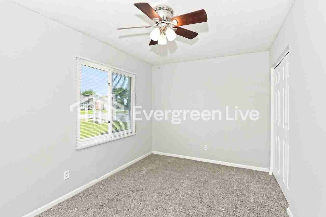 3733 Fairington Dr - Photo 7 of 15