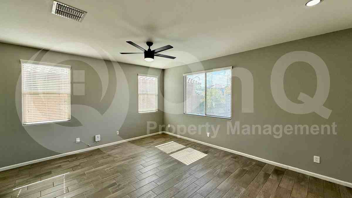 3844 E Sourwood Dr - Photo 3 of 31