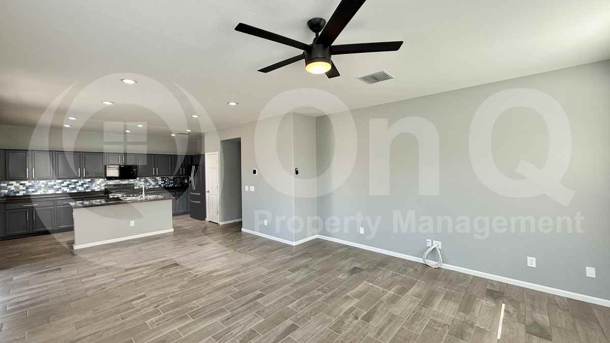 3844 E Sourwood Dr - Photo 4 of 31