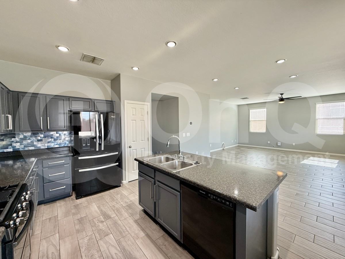 3844 E Sourwood Dr - Photo 7 of 31