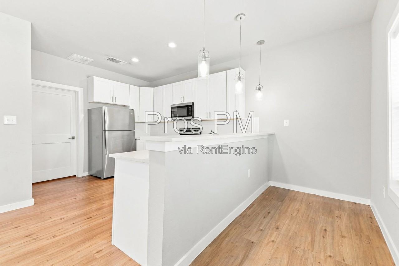 1839 Crow St #101 - Photo 6 of 18