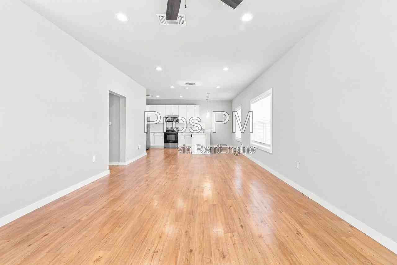 1839 Crow St #101 - Photo 7 of 18