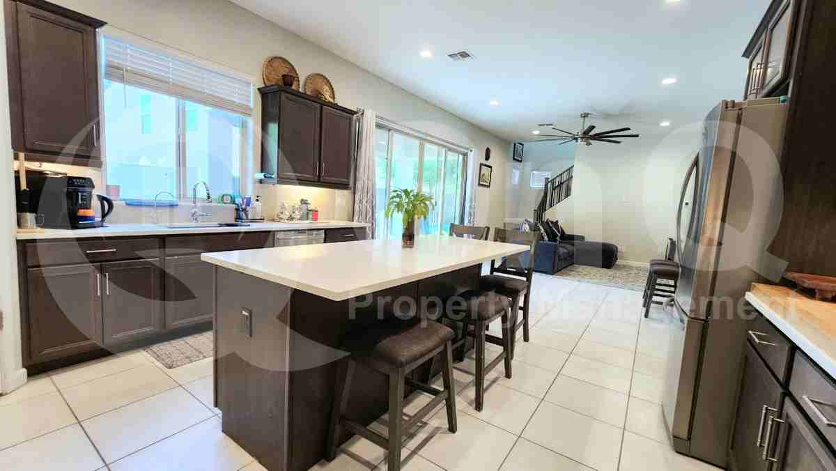 6513 E Rose Marie Ln - Photo 3 of 40