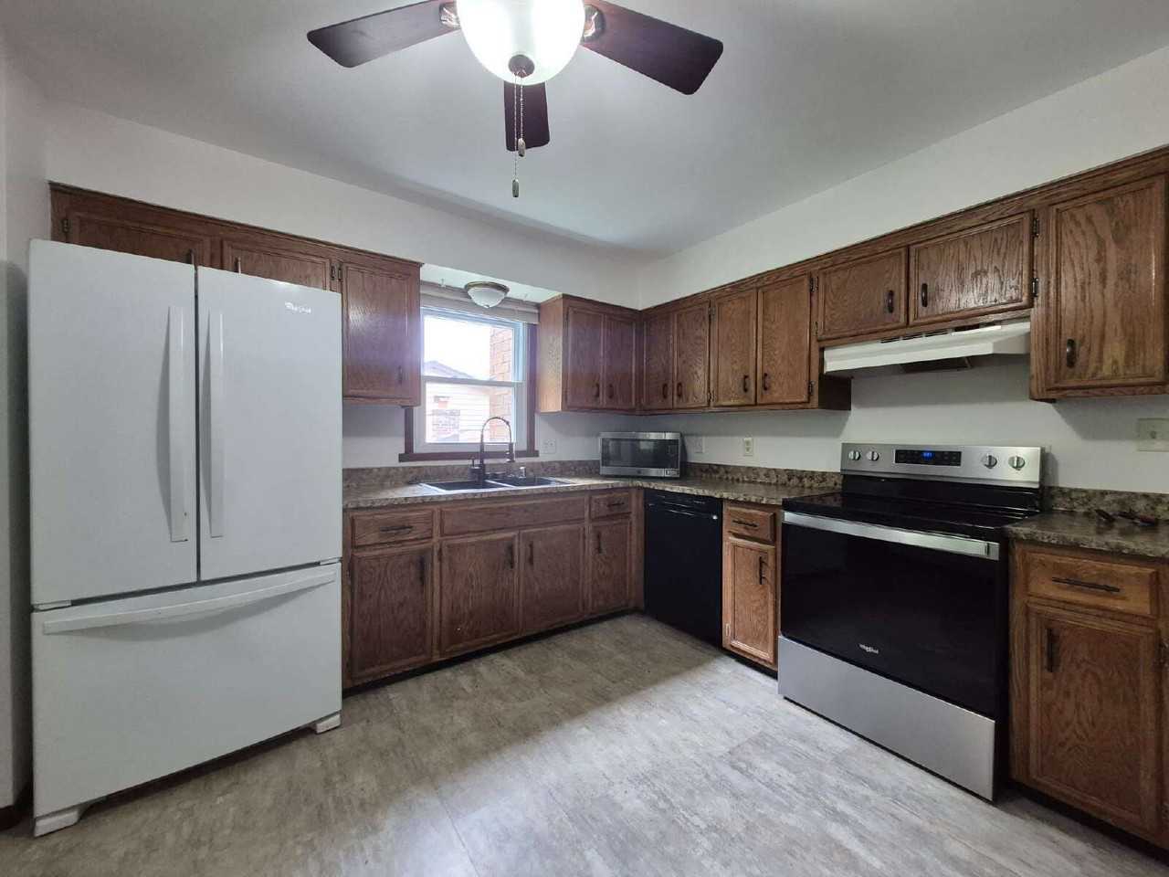 21225 Mary Lynn Dr - Photo 6 of 26