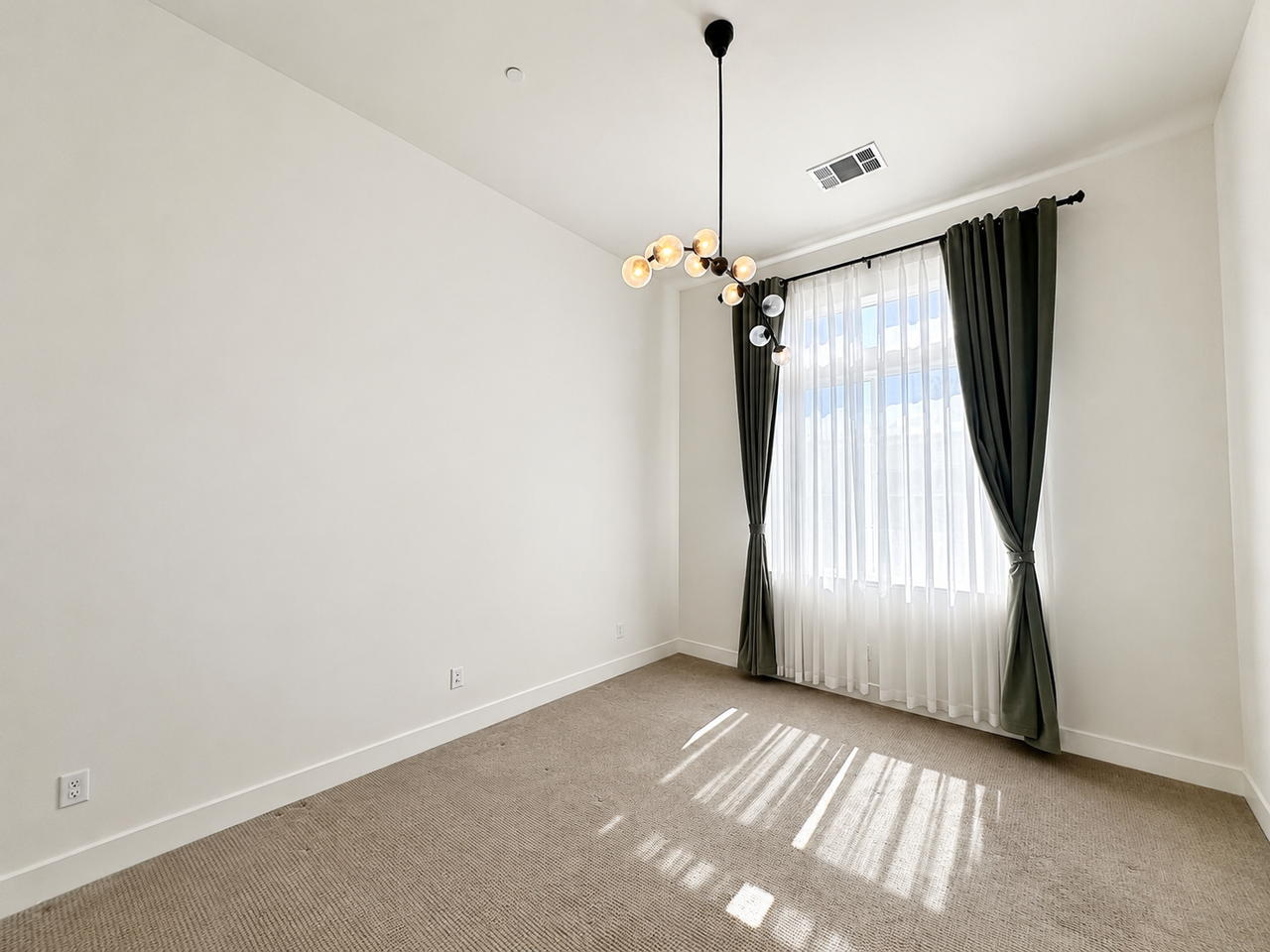 2073 Joshua Tree Cir #N - Photo 4 of 8