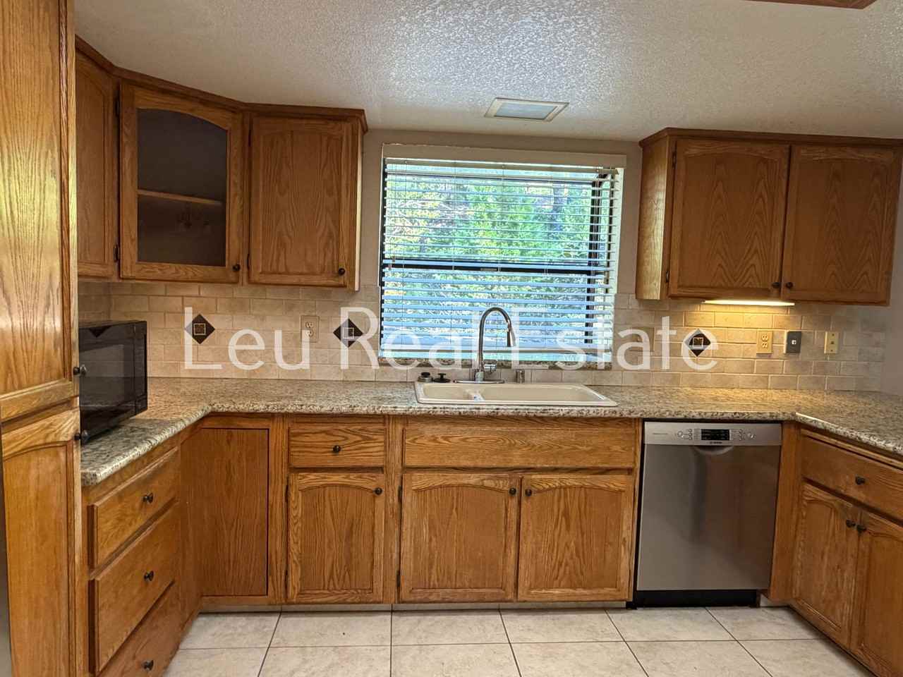 4652 Sierra Springs Dr #NA - Photo 6 of 31
