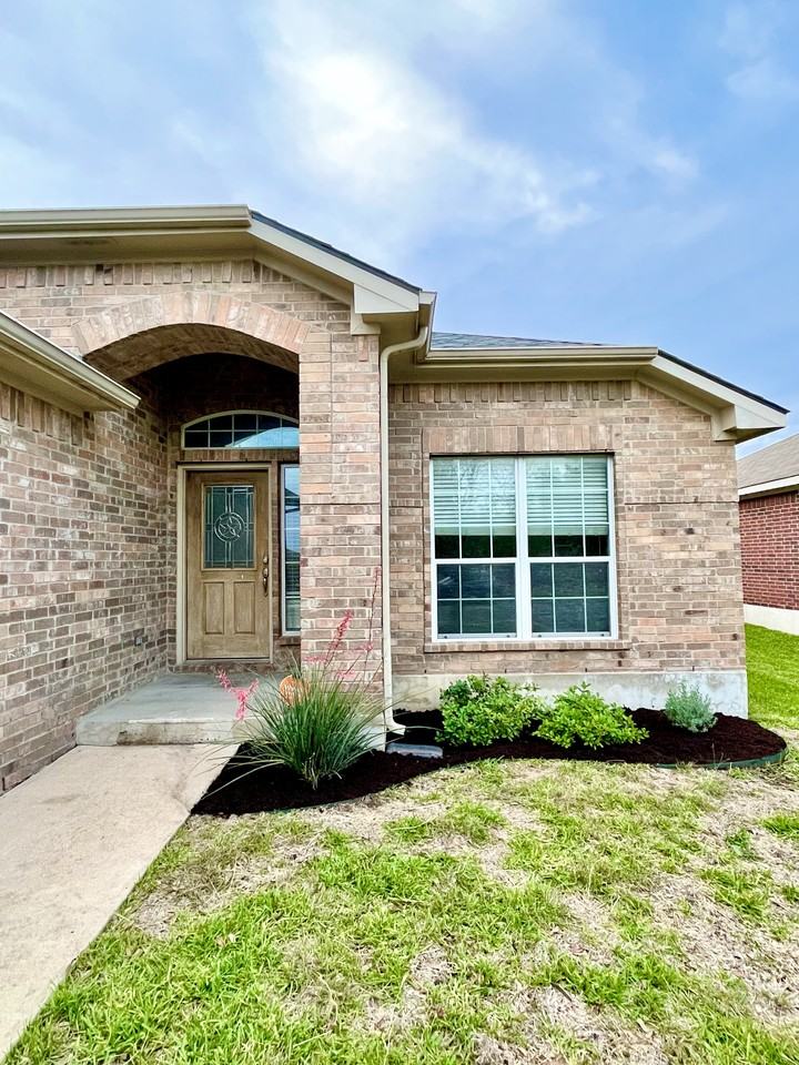 1513 Rainbow Parke Dr #NA - Photo 3 of 25