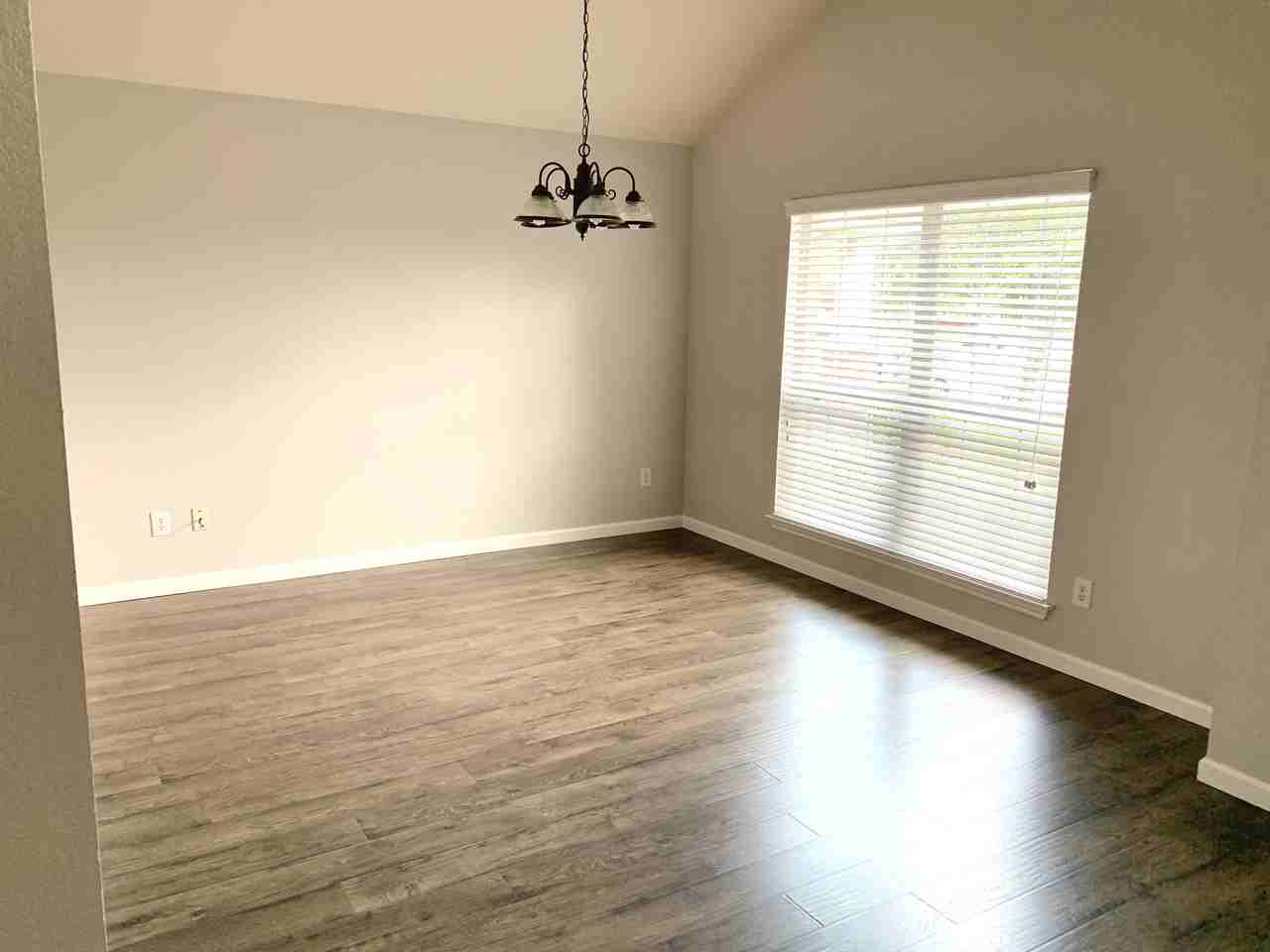 1513 Rainbow Parke Dr #NA - Photo 6 of 25