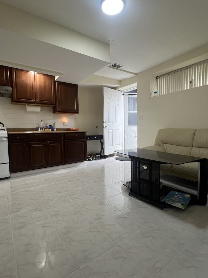 28 Nunzie Ct #BS - Photo 6 of 9