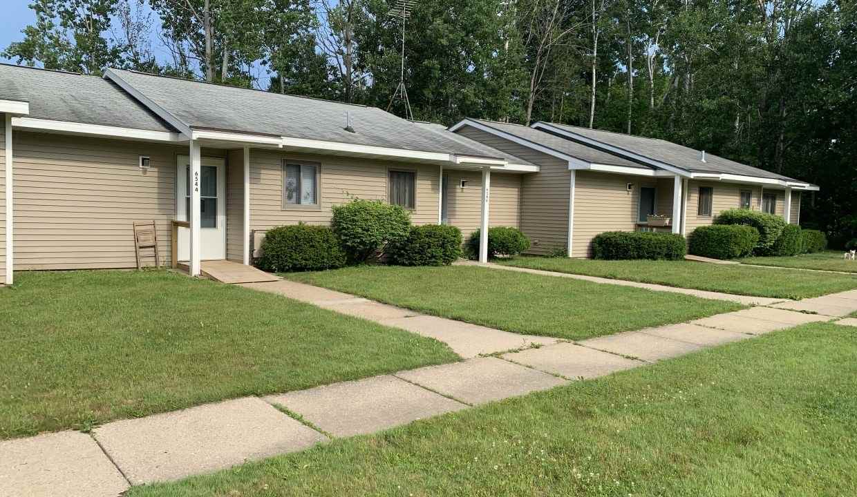 6540 North St - Photo 2 of 12