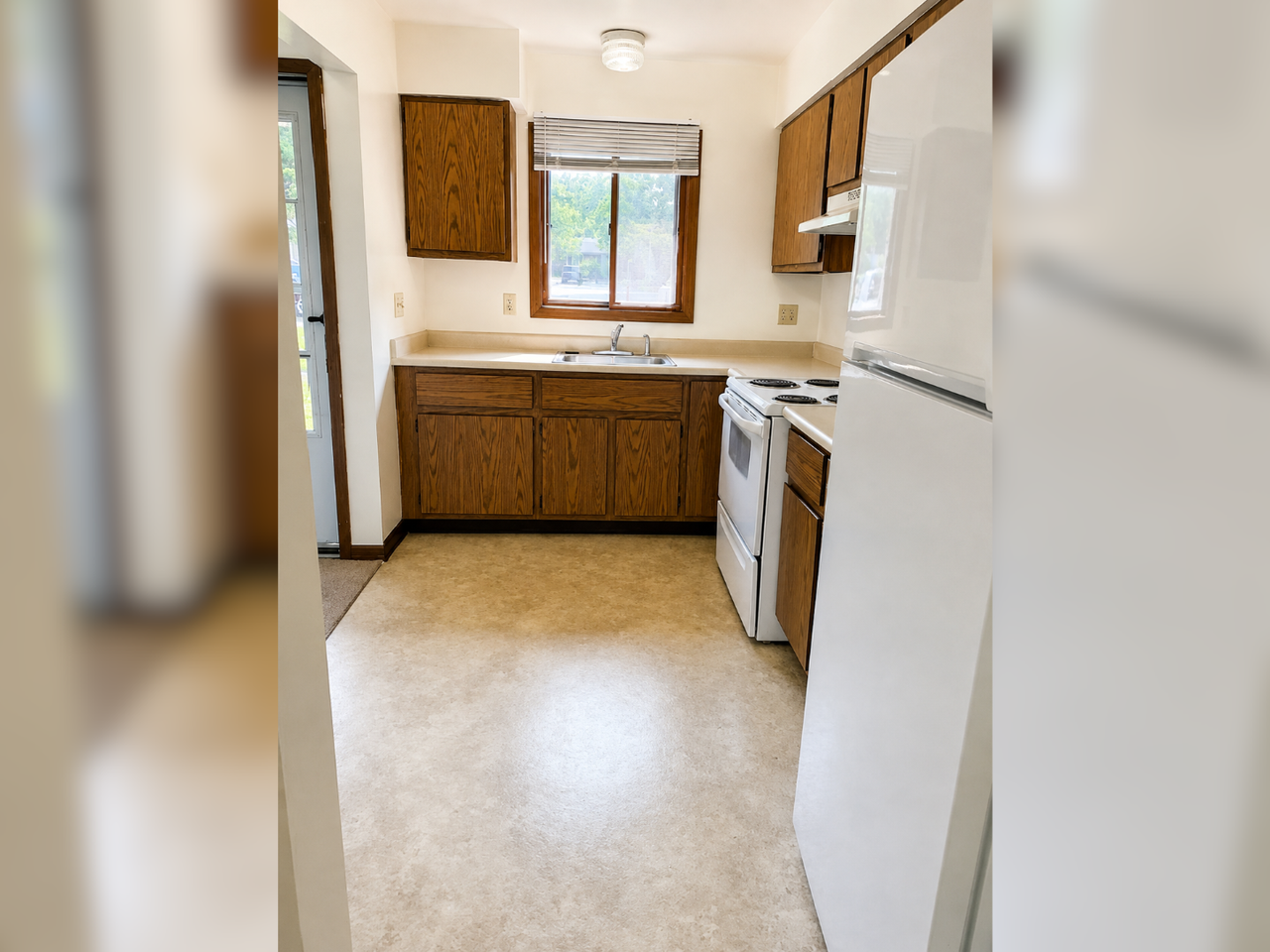 6540 North St - Photo 3 of 12