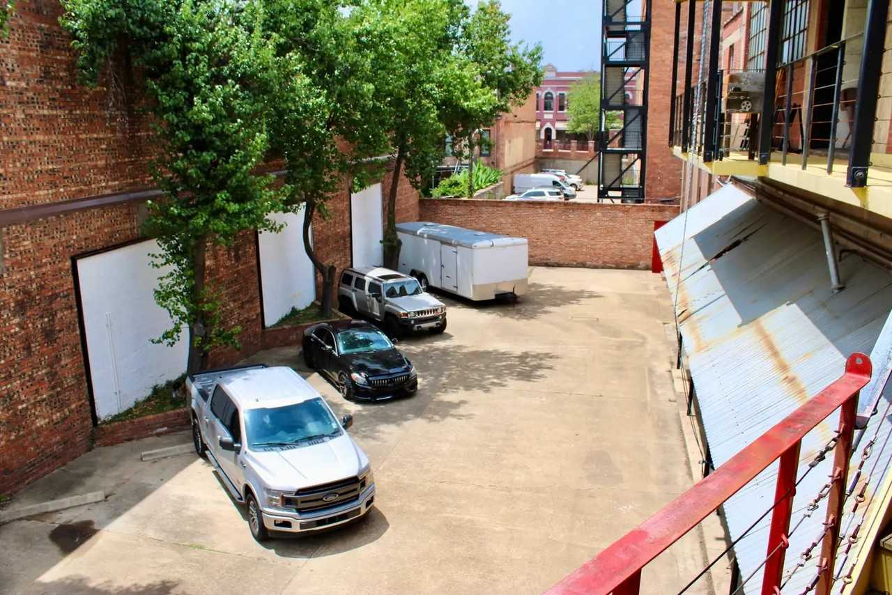 710 Crockett St #706 - Photo 2 of 9