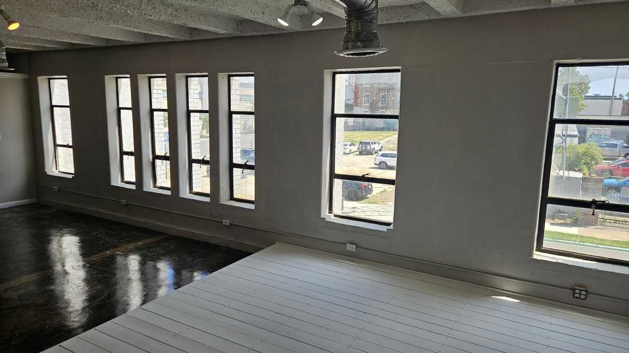 710 Crockett St #706 - Photo 3 of 9