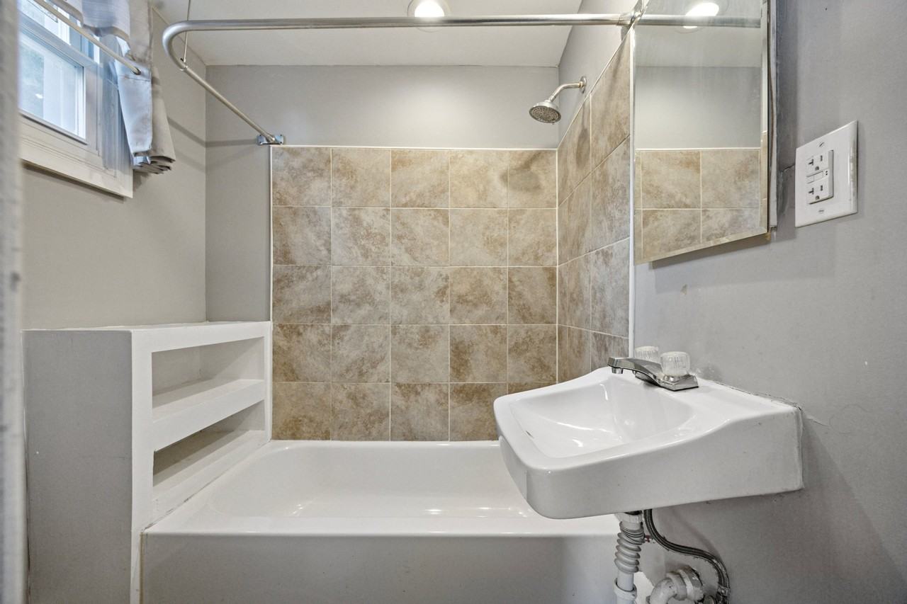 1873 E Tulpehocken St #1F - Photo 5 of 7