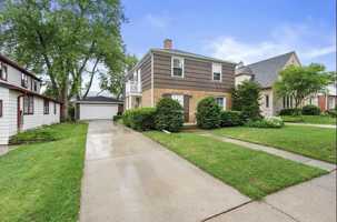 featured image of 8811 W Hawthorne Ave
