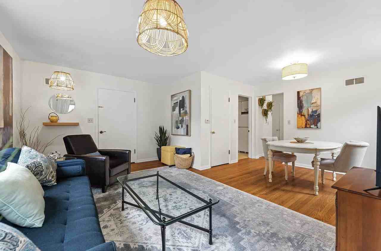 8811 W Hawthorne Ave - Photo 5 of 26