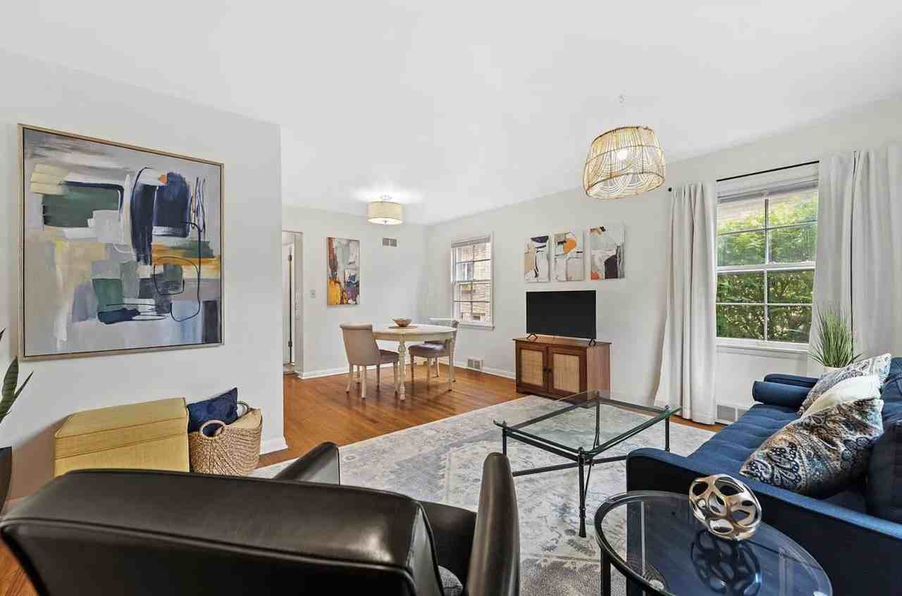 8811 W Hawthorne Ave - Photo 6 of 26