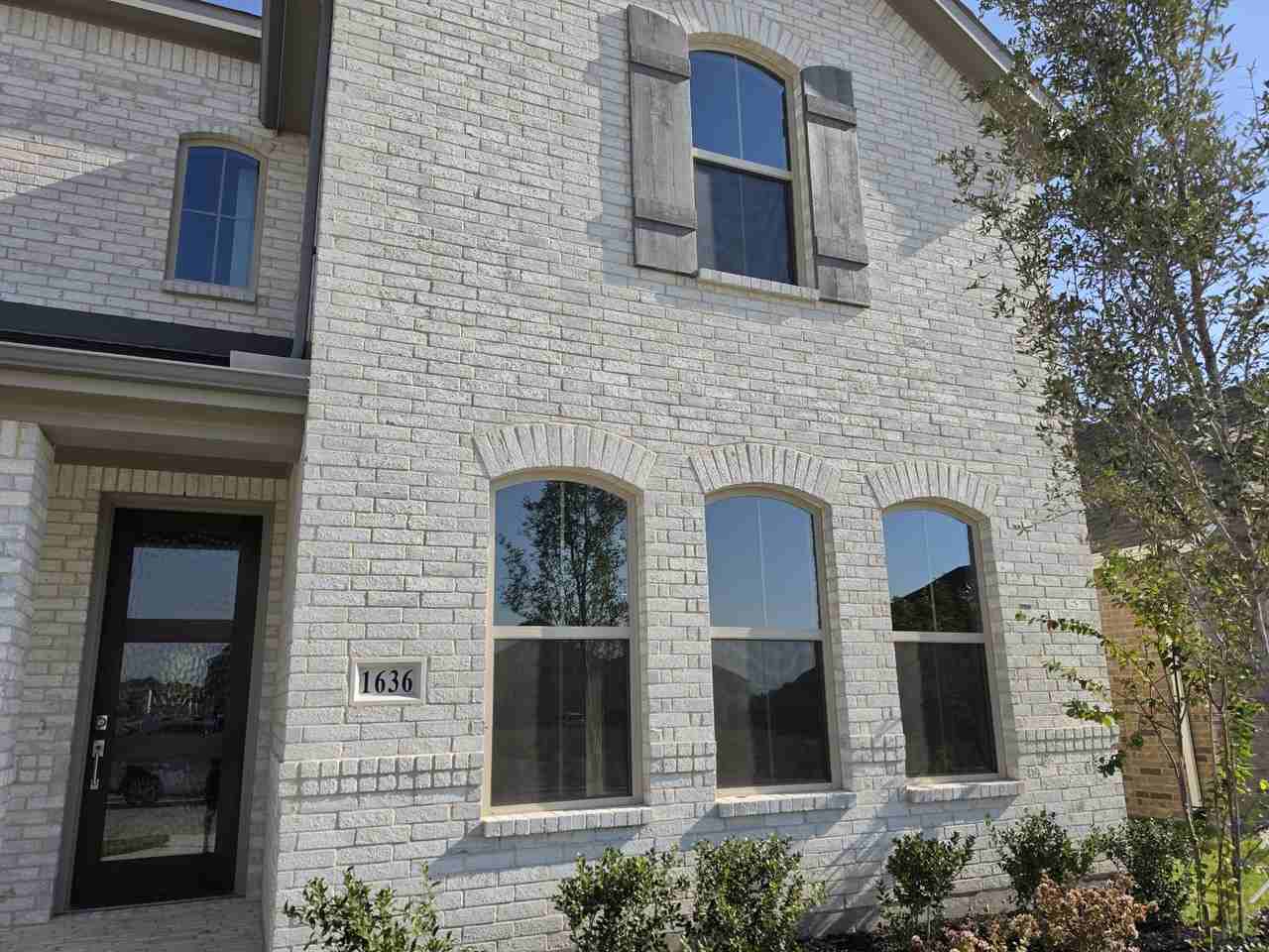 1636 Cornwall Ave #NA - Photo 3 of 11