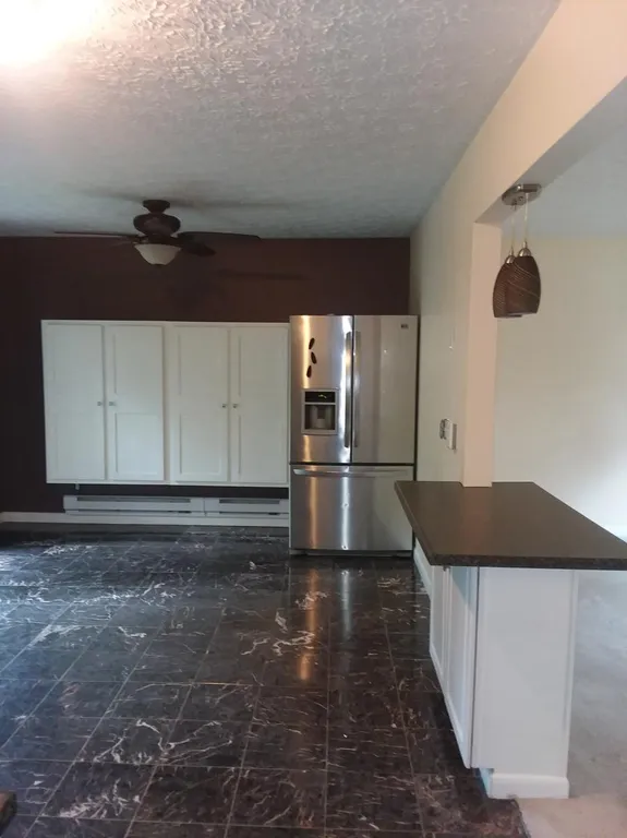 911 James St #11 - Photo 6 of 10