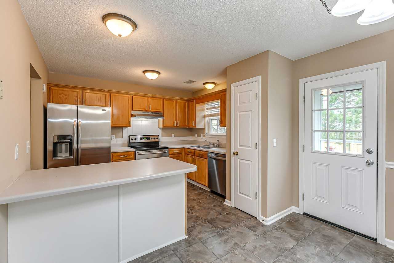 524 Cedar Park Cir #NA - Photo 5 of 17