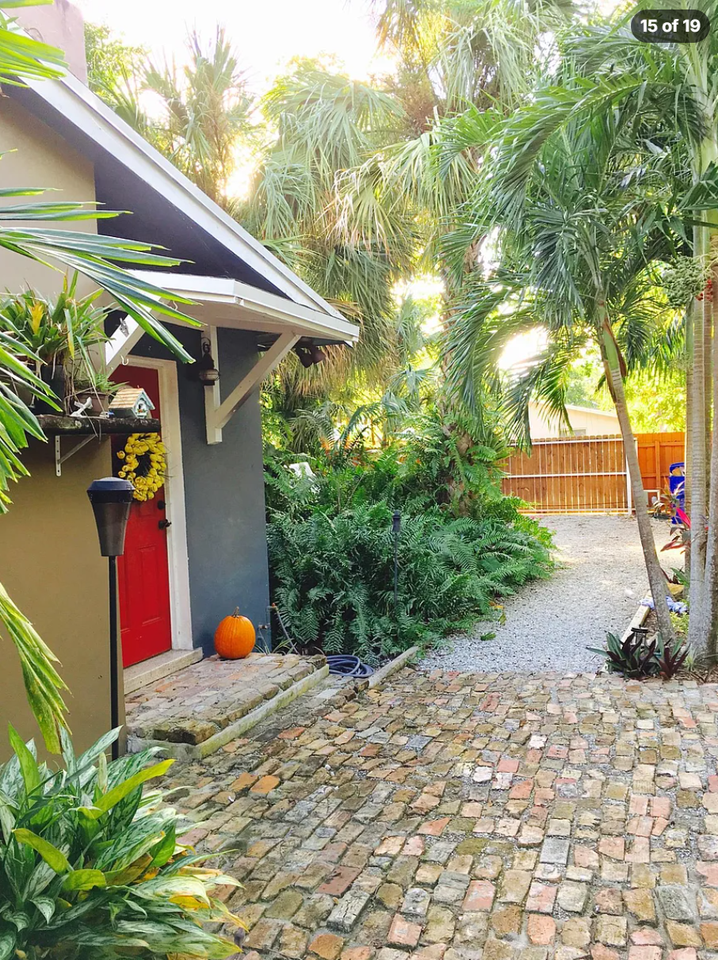 706 Sw 13th Ave #NA - Photo 4 of 19