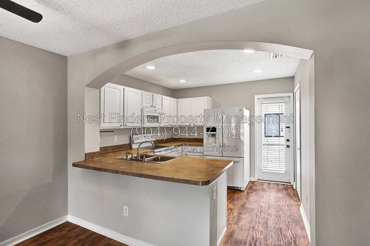 336 Redwood Ln - Photo 5 of 50