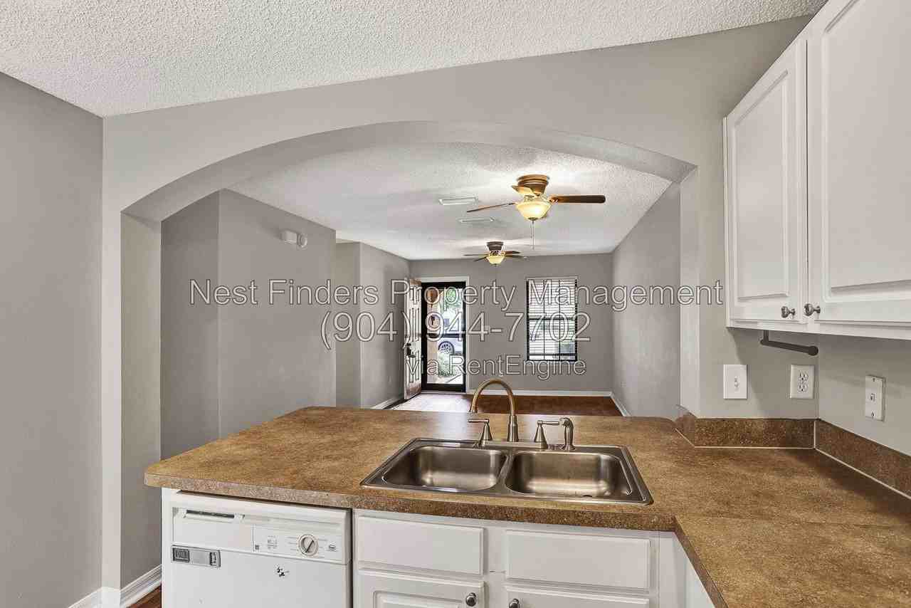 336 Redwood Ln - Photo 6 of 50