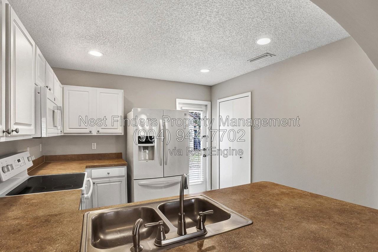 336 Redwood Ln - Photo 7 of 50
