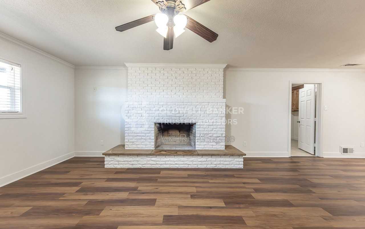 6102 21st St - Photo 5 of 22