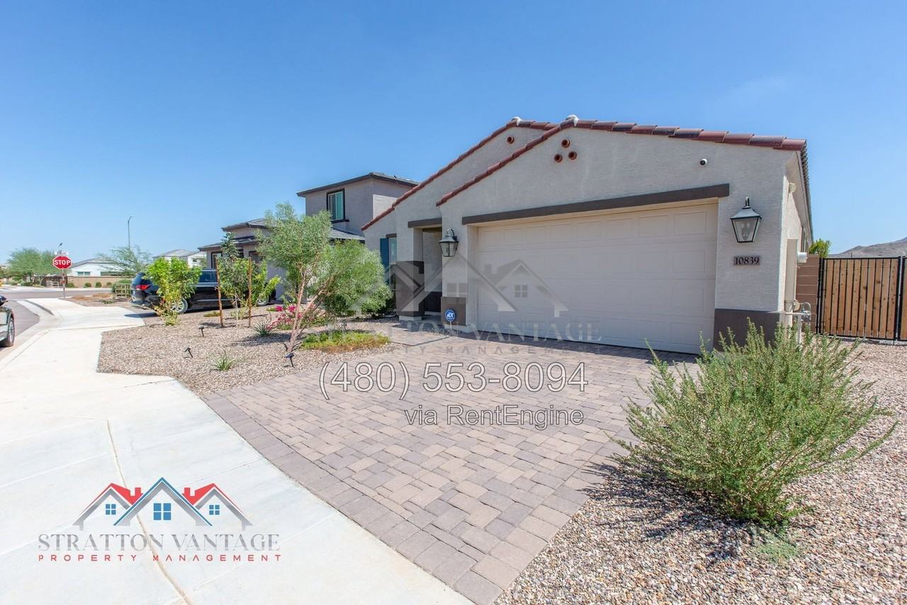 10839 S 52nd Dr - Photo 2 of 50