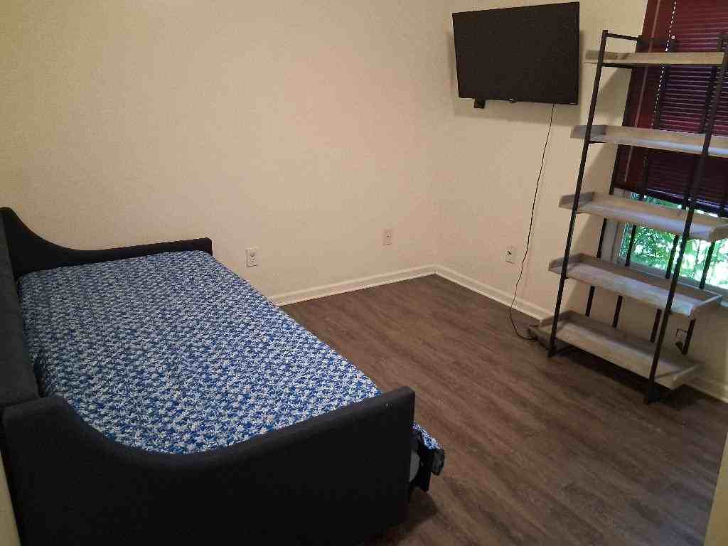 2193 Myrtlewoods Dr #NA - Photo 4 of 8