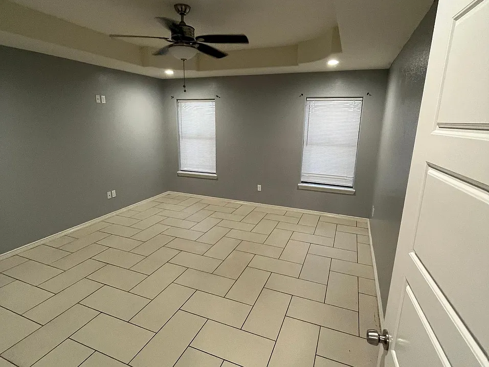 2893 Madrid Ave #NA - Photo 4 of 9