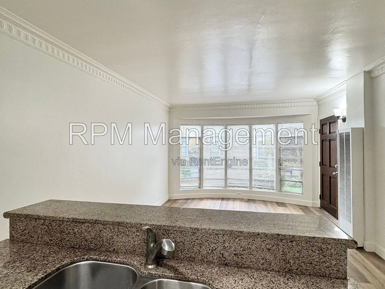 1041 1/4 S Norton Ave #1041-1-4 - Photo 4 of 7