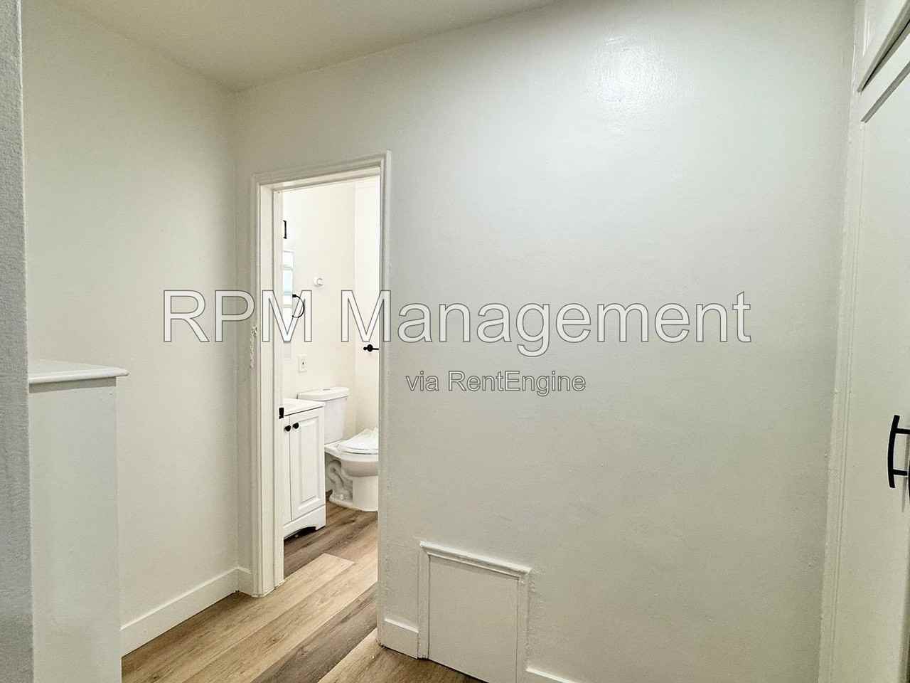 1041 1/4 S Norton Ave #1041-1-4 - Photo 5 of 7