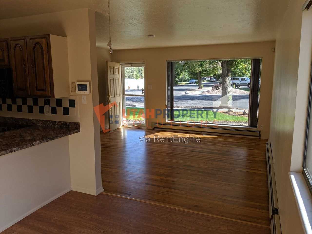 1532 W Dupont Ave - Photo 6 of 19