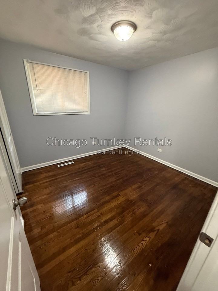 14204 Woodlawn Ave - Photo 4 of 22