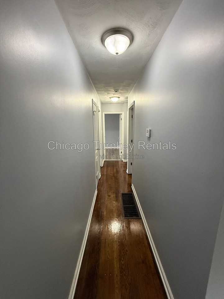 14204 Woodlawn Ave - Photo 5 of 22