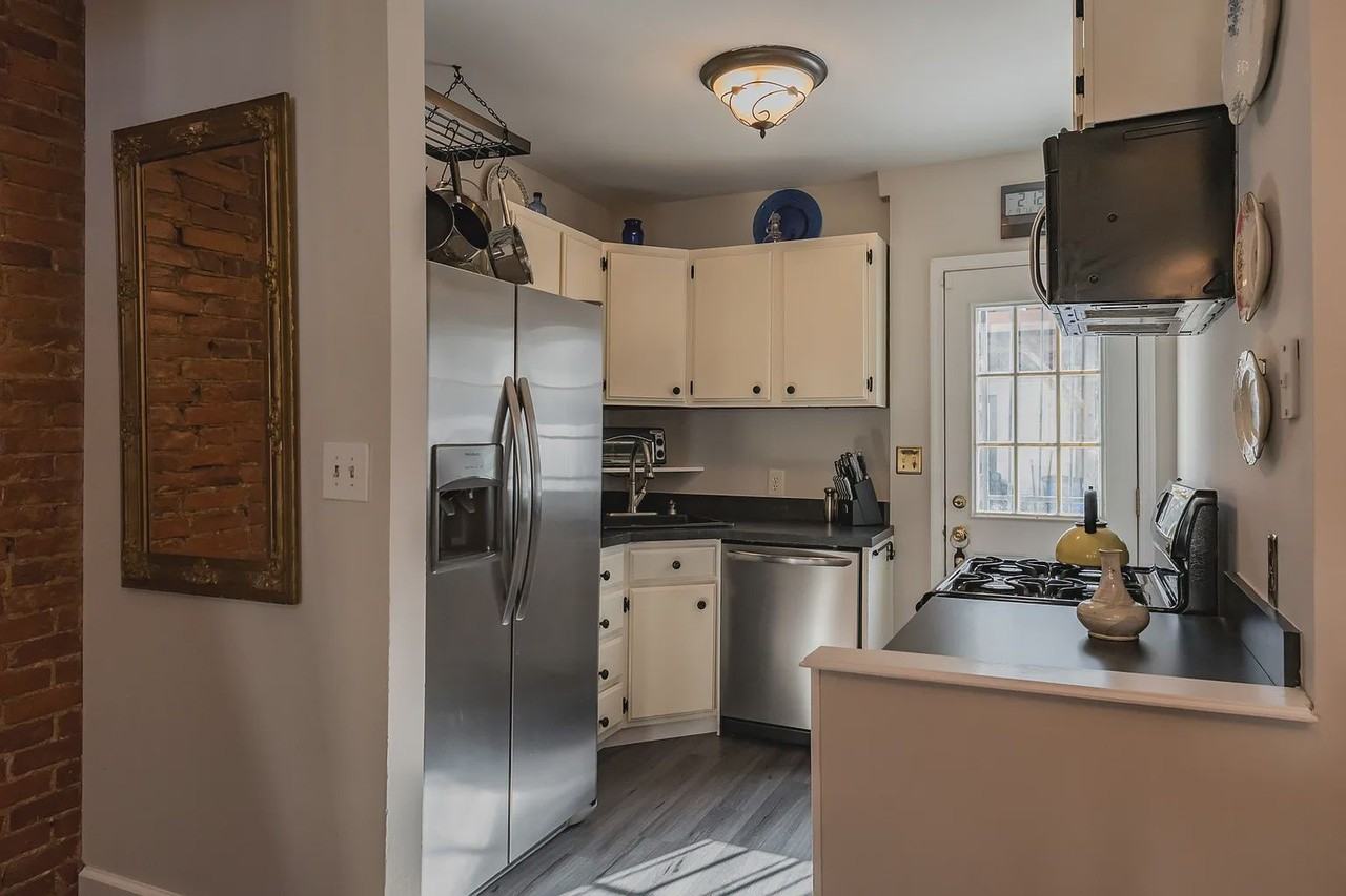 2214 Pemberton St - Photo 5 of 28